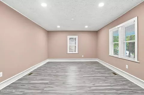 Living - 211 E Williamson St, Mount Olive, NC 28365 photo 3 of 10