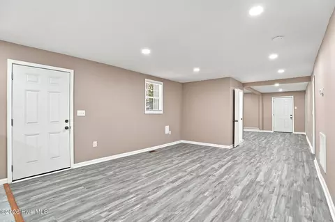 Living - 211 E Williamson St, Mount Olive, NC 28365 photo 7 of 10