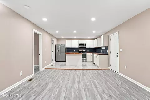 Living - 211 E Williamson St, Mount Olive, NC 28365 photo 9 of 10