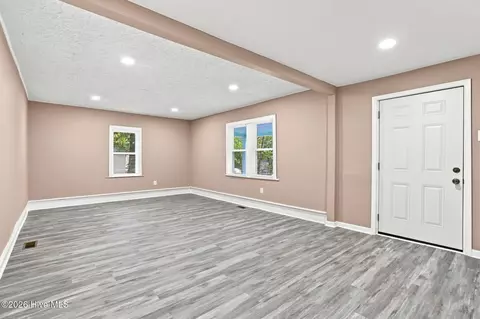 Living - 211 E Williamson St, Mount Olive, NC 28365 photo 4 of 10