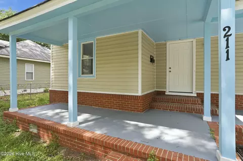 Exterior - 211 E Williamson St, Mount Olive, NC 28365 photo 4 of 9