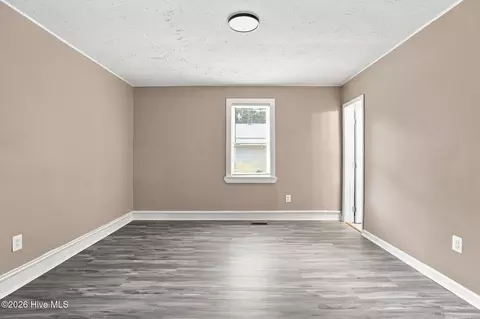Living - 211 E Williamson St, Mount Olive, NC 28365 photo 6 of 10