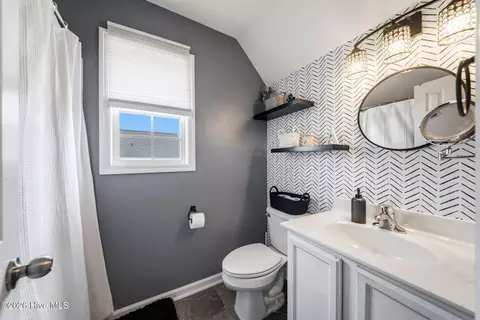 Bath - 302 Springcreek Ct, Hubert, NC 28539 photo 3 of 3