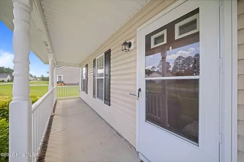 Exterior - 302 Springcreek Ct, Hubert, NC 28539 photo 3 of 8