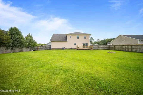 Exterior - 302 Springcreek Ct, Hubert, NC 28539 photo 7 of 8