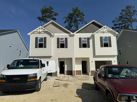 105 Chestnut Hill Dr, Jacksonville, NC 28546