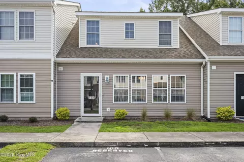 4513 Country Club Rd #E105, Morehead City, NC 28557