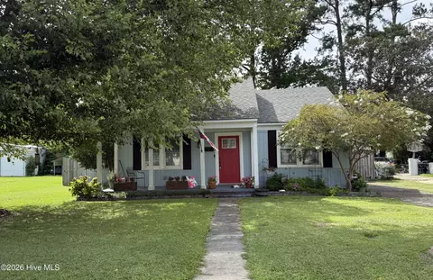105 Westminister Dr, Jacksonville, NC 28540