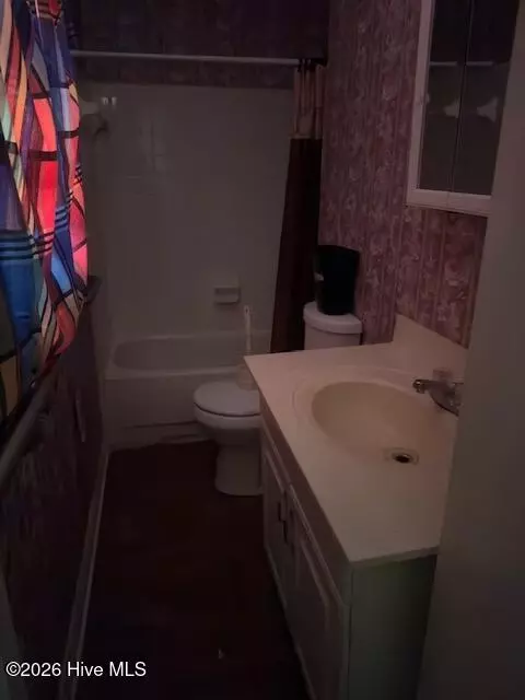 Bath - 3176 Willow Creek Rd, Augusta, GA 30909 photo 1 of 1