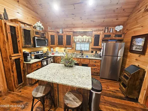 Kitchen - 799 Cherokee Oaks Rd, Murphy, NC 28906 photo 1 of 5