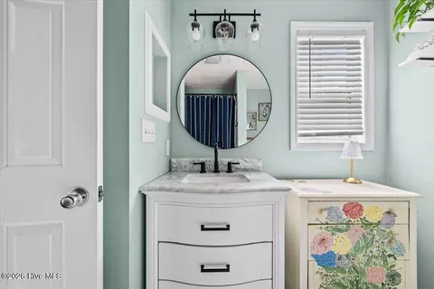 Bath - 1395 Longleaf Dr E, Pinehurst, NC 28374 photo 3 of 4