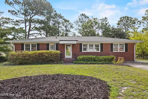 306 Shamrock Dr, Wilmington, NC 28409