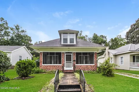 114 E Clay St, Whiteville, NC 28472