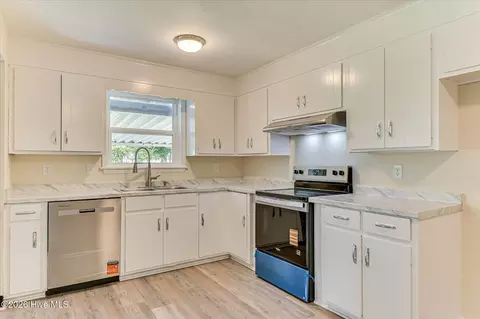 Kitchen - 223 Memory Dr, Augusta, GA 30906 photo 3 of 5