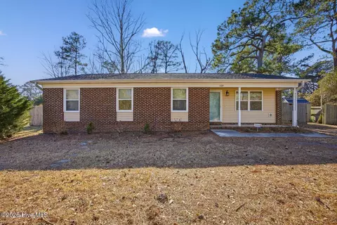 1329 Avon Ct, Wilmington, NC 28405