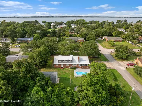 5010 Midyette Ave, Morehead City, NC 28557