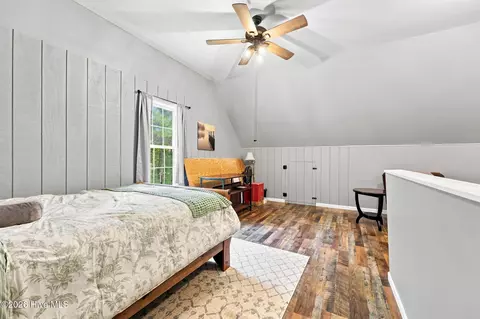 Bedroom - 9870 Hwy 33 E, Chocowinity, NC 27817 photo 6 of 10