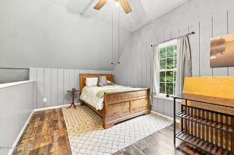 Bedroom - 9870 Hwy 33 E, Chocowinity, NC 27817 photo 5 of 10