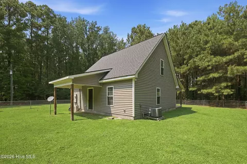 Exterior - 9870 Hwy 33 E, Chocowinity, NC 27817 photo 9 of 11