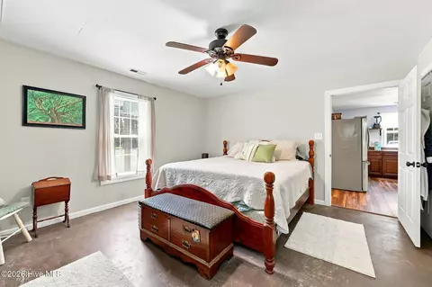 Bedroom - 9870 Hwy 33 E, Chocowinity, NC 27817 photo 3 of 10