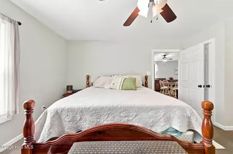 Bedroom - 9870 Hwy 33 E, Chocowinity, NC 27817 photo 4 of 10