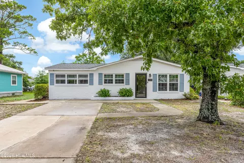 139 NE 18th St, Oak Island, NC 28465