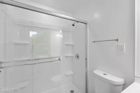 Bath - 509 Fluker St, Thomson, GA 30824 photo 6 of 7