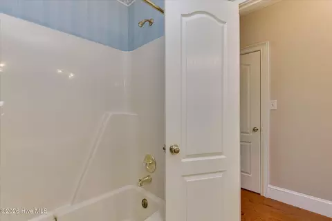 Bath - 830 Park Chase Dr, Evans, GA 30809 photo 5 of 6