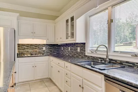 Kitchen - 830 Park Chase Dr, Evans, GA 30809 photo 5 of 7