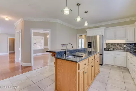 Kitchen - 830 Park Chase Dr, Evans, GA 30809 photo 4 of 7