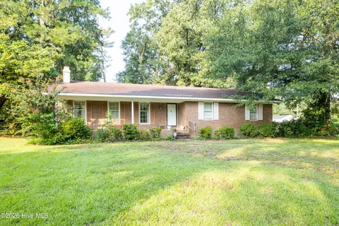 507 Parker Dr, Clinton, NC 28328