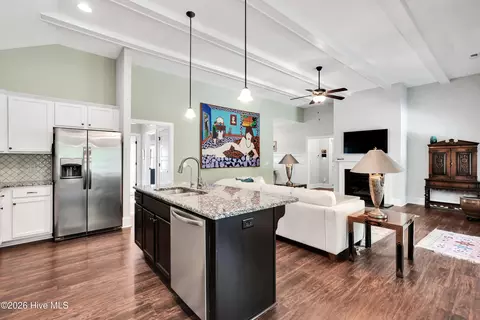 Kitchen - 30 Draft Line Ct, Hampstead, NC 28443 photo 3 of 3