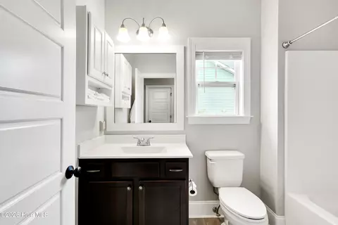 Bath - 30 Draft Line Ct, Hampstead, NC 28443 photo 3 of 4