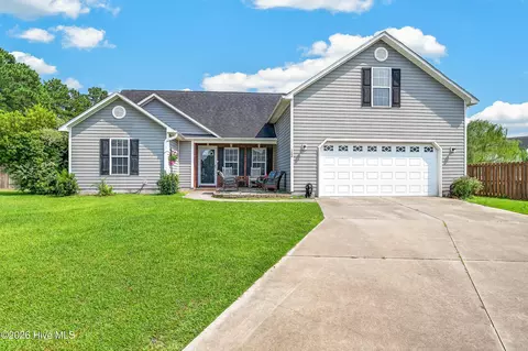 102 Pinyon Ct, Jacksonville, NC 28546