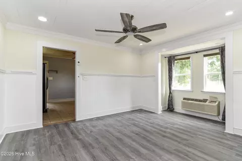 Living - 121 Storey Rd # A, Murfreesboro, NC 27855 photo 4 of 7