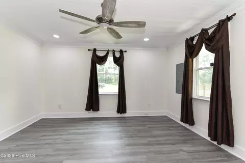 Living - 121 Storey Rd # A, Murfreesboro, NC 27855 photo 1 of 7