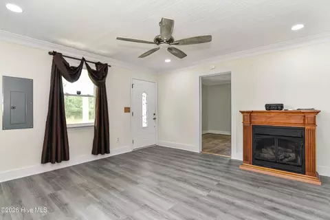 Living - 121 Storey Rd # A, Murfreesboro, NC 27855 photo 3 of 7