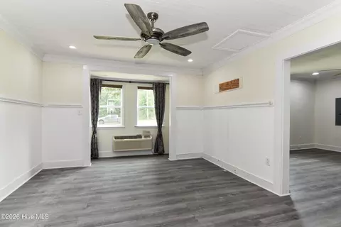 Living - 121 Storey Rd # A, Murfreesboro, NC 27855 photo 5 of 7