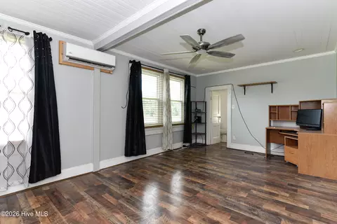 Living - 121 Storey Rd # A, Murfreesboro, NC 27855 photo 6 of 7