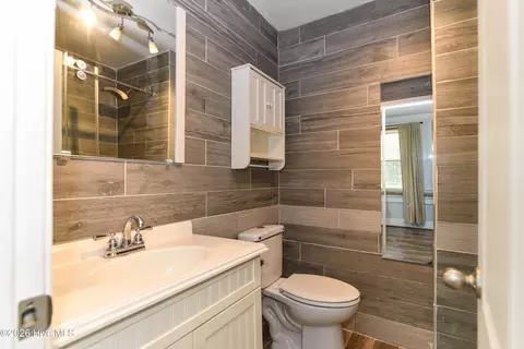 Bath - 121 Storey Rd # A, Murfreesboro, NC 27855 photo 1 of 5