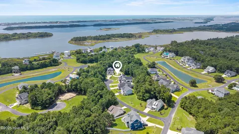 714 Sea Otter Ln, Holly Ridge, NC 28445