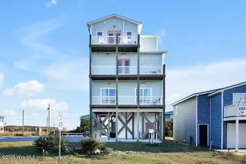 3200 Gray St, North Topsail Beach, NC 28460
