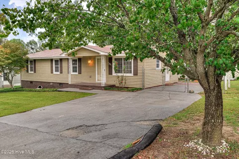 Exterior - 1544 S Atlantic Dr, Augusta, GA 30906 photo 2 of 8