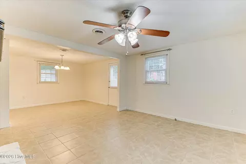 Living - 1544 S Atlantic Dr, Augusta, GA 30906 photo 2 of 5