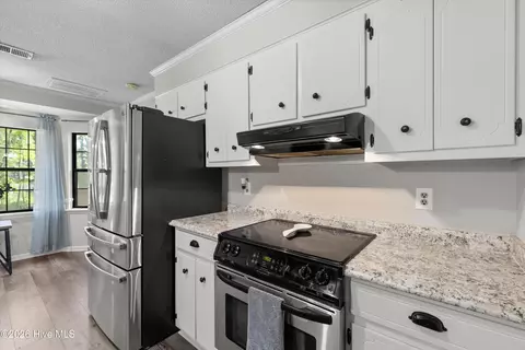 Kitchen - 318 Hackamore Trl, Martinez, GA 30907 photo 2 of 2