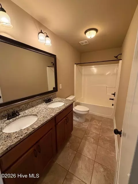 Bath - 5410 Everlook Cir, Evans, GA 30809 photo 3 of 3