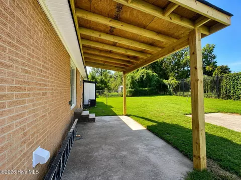 Exterior - 109 E Walker St, Augusta, GA 30901 photo 2 of 3