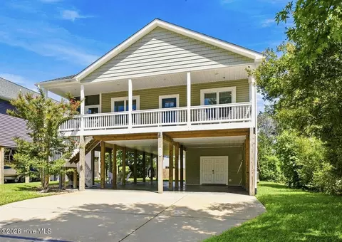 326 NE 56th St, Oak Island, NC 28465