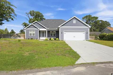 4950 Red Heart Dr, Wilmington, NC 28412