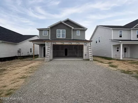 47 W Emily Gardens Dr, Selma, NC 27576